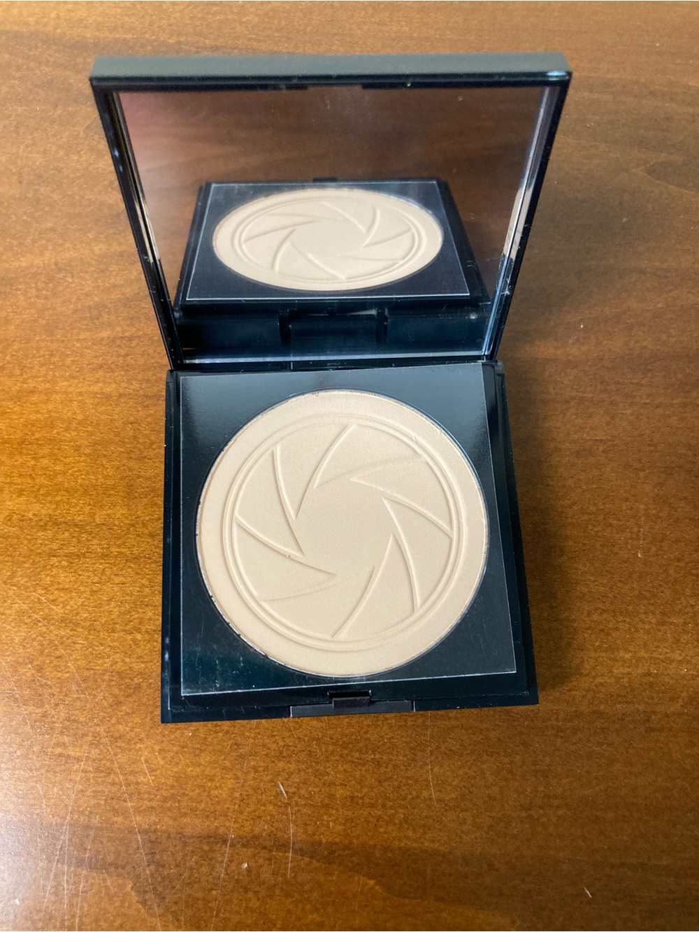 Smashbox Photo Filter Powder Foundation Shade 2 RARE Full Size! - Picture 7 of 9